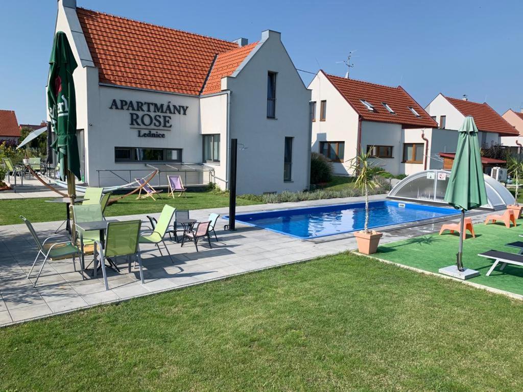 Apartmany Rose Леднице Екстериор снимка